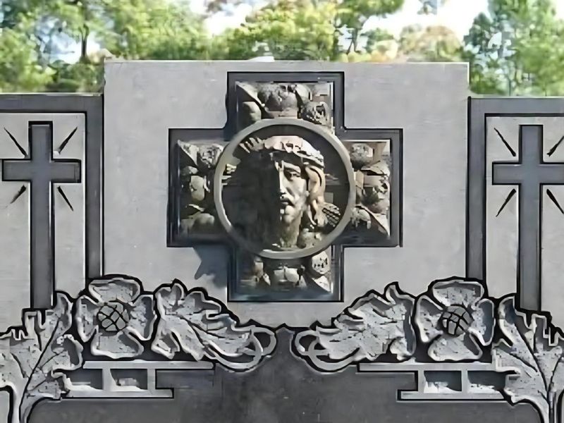A personalização da lápide é o que transforma um simples memorial em uma homenagem única.