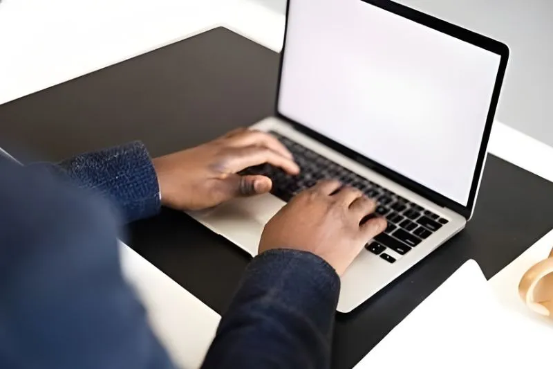 Herança digital: quem pode acessar as contas e arquivos de quem faleceu?